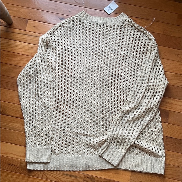 Buckle top - Picture 2 of 3